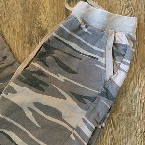 Z supply sweats great color